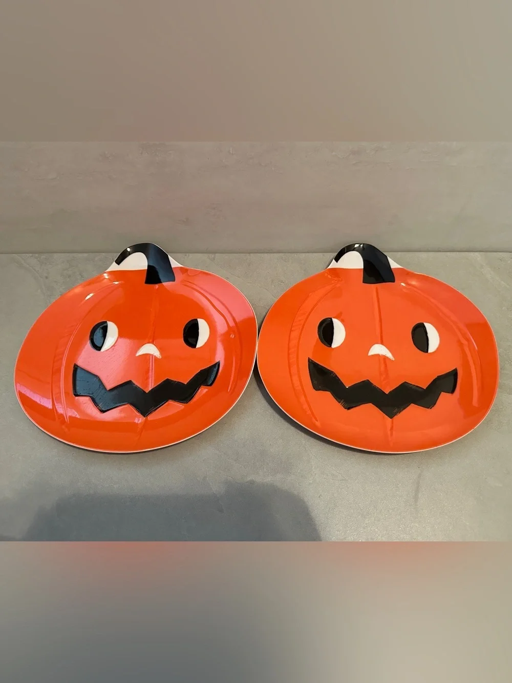 Set Of 2 Hyde & Eek Melamine 9” Plates Orange Halloween Pumpkins EUC